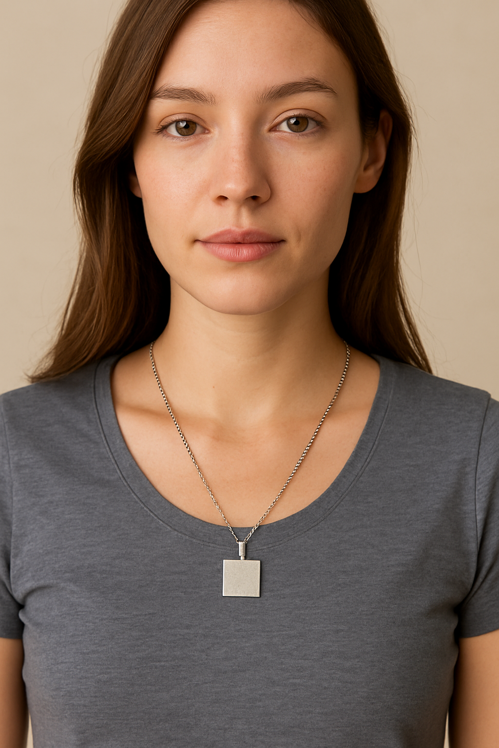100 % SLIVER SQUARE PENDENT
